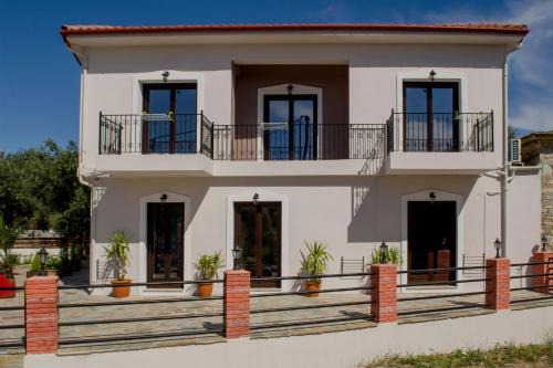 Serenity Studios in Kala Nera