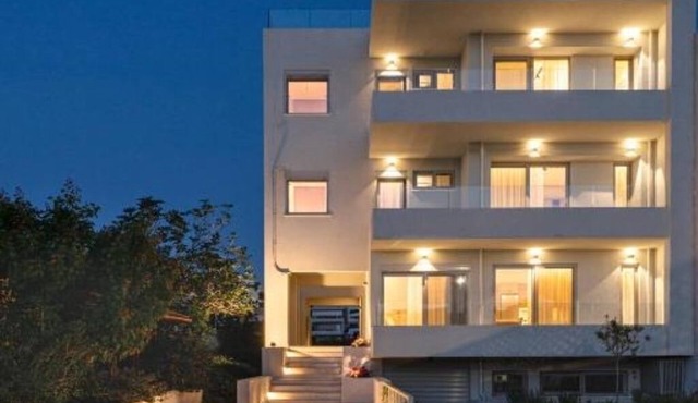 SII City Luxury Suites : Studio Apartment - Semi-basement in Rethymno