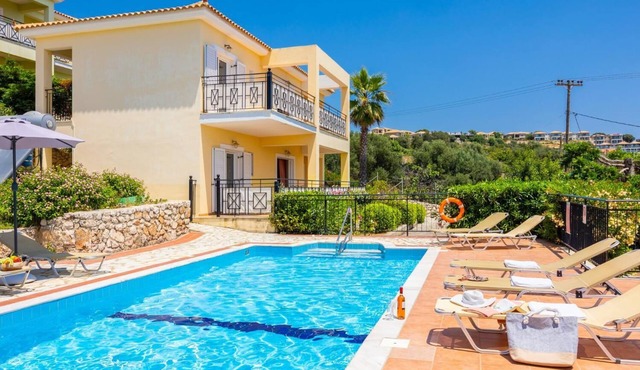 Skala Villa Yellow - Three Bedroom Villa, Sleeps 6 in Ionian Islands