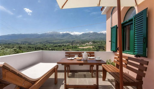 Sophia Country House - Olive Grove Retreat, Crete in Nerokhórion