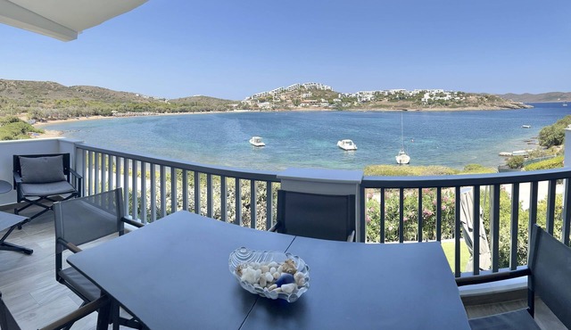 Sounio - Waterfront Luxury Spa Villa Pounta Zeza 170 sqm. on Private Beach in Athina