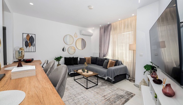 Spacious luxury 2BR flat - Pagrati square in Athina