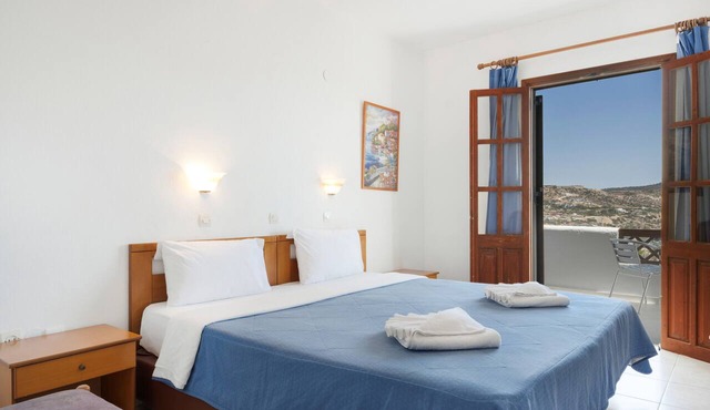Standard Sea View Double 1 Room with Sea View and Shared Pool in Lakki