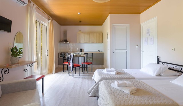 Standard Triple Room in Travliata