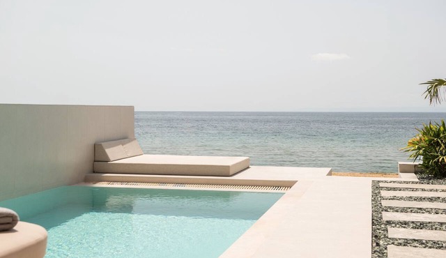 Strovilla Gaia 3 Luxury Private Beachfront Villas in Psakoudia