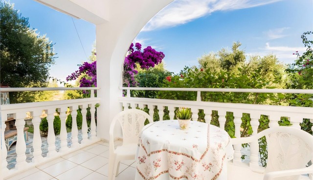 Studio Apartment '1' with Private Terrace, Wi-Fi and Air Conditioning in Laganas