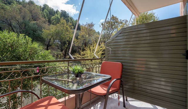 Studio Apartment 'Nontas Home 26' with Mountain View, Wi-Fi and Air Conditioning in Kalamitsi
