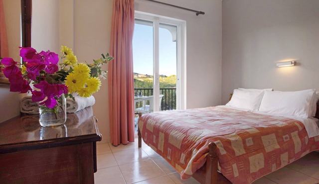 Studio "Dolphin Studio 3" with Private Balcony, Shared Garden & Wi-Fi in Zakynthos
