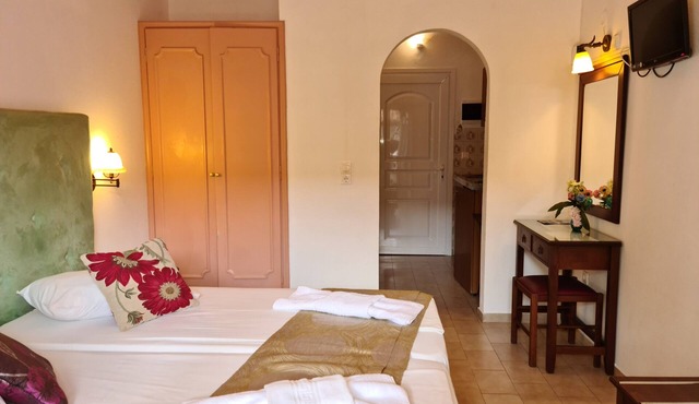 Studio "Galini Studios 1" Near the Beach with Wi-Fi, A/C & Balcony in Corfu