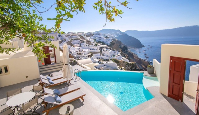 Stunning Caldera Villa | Private Pool | Air Conditioning in Oia