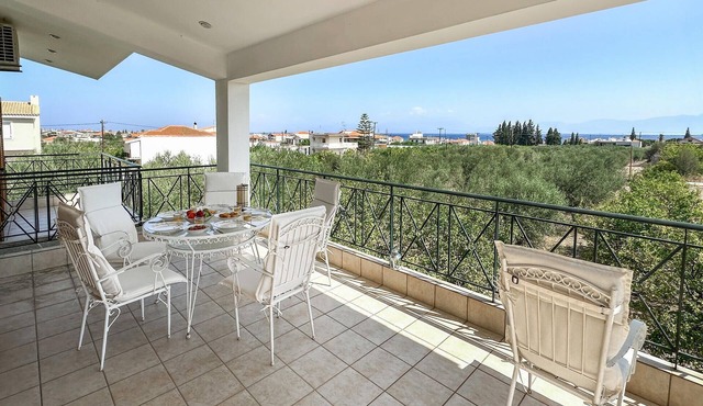 Stunning home in Kamari Xylokastro in Kamari Xylokastro