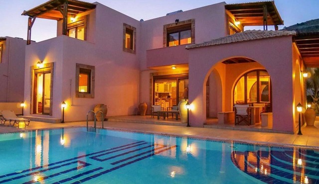Stunning Luxury 4 bedroom Villa in Lindos with large private pool! in Lindos
