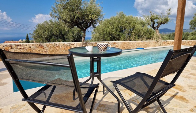 Stunning villa with breathtaking mountain and sea views and private pool. in Proastio