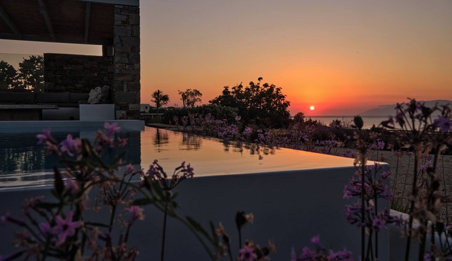 Stunning villa with pool, terrace and sunset view for 10 people in Ambelas in Naousa