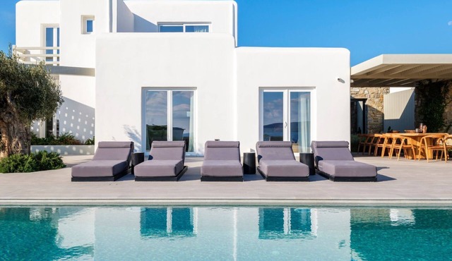 Stylish Mykonos Villa With Jacuzzi in Mykonos