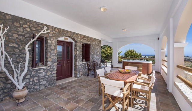 Summer House Collection Luxury 2 Bedroom Villa Kiki close to Black Sand Beach in Thira