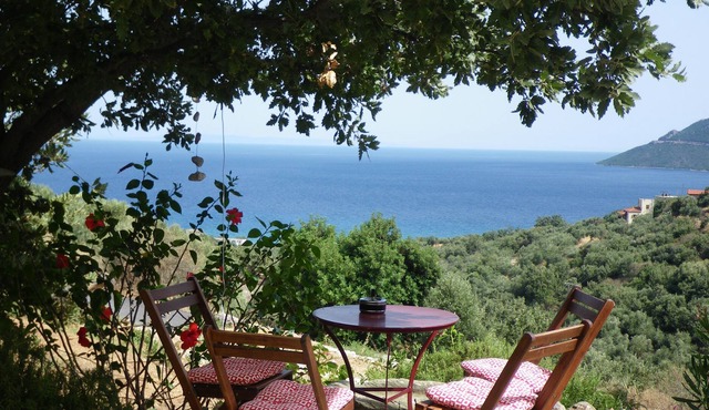 Sunny side, a holiday home for families, groups and individualists in Skoutari