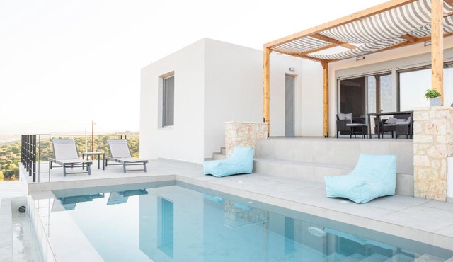 Sunset Luxury Villa in Akritokhórion