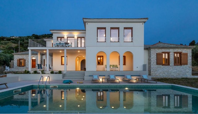 Sunshine Pool Villa in Skopelos Town
