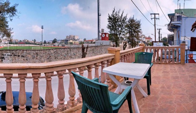 TARLAS ROOMS in Mytilene