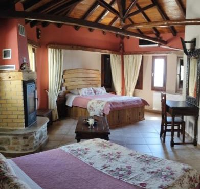 TERPOU StoneHouse and Suites Deluxe Family Suite in Áyios Vlásios