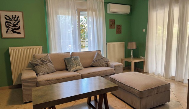 The Green Apple Stay - with free Parking in Kalamaria