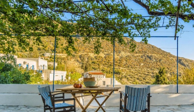 "The Pomegranate House" - Tranquil Retreat in Palaiópolis
