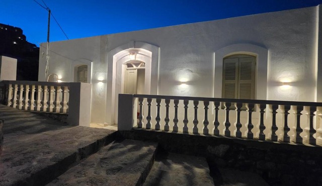 Thea apartments in Emporeiós