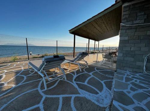 Thea Resort-Aegean Beach Front Experience by GG in Nea Chili