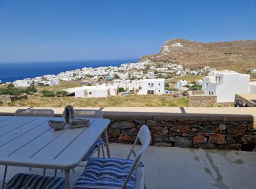 Themonies Lounge Villa in Folegandros