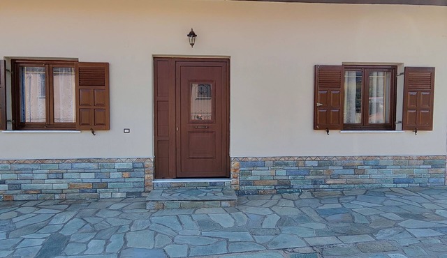 Theofania's Marble House Meteora in Kastraki