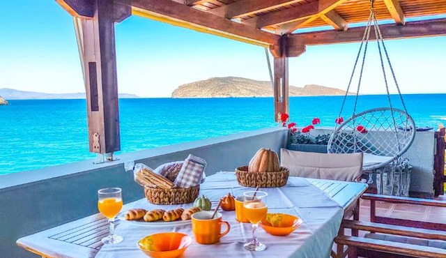 Tholos Alexandra's Beachfront House in Pefki