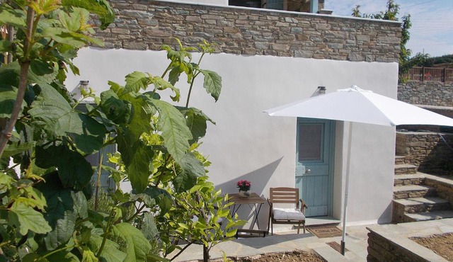 Three Little Roses Country House in Mési