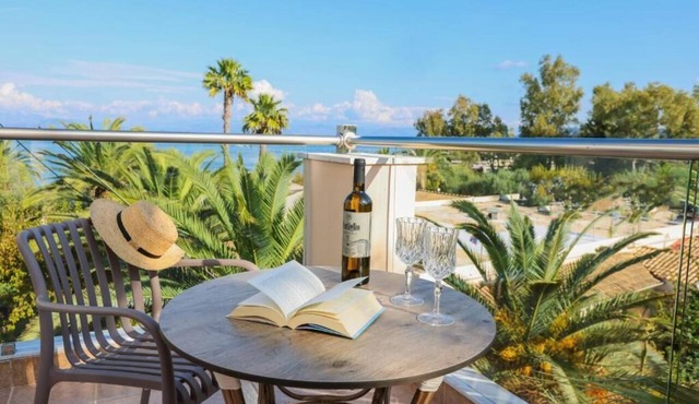 Three Stars Beach Hotel in Corfu