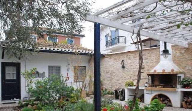 To Spitaki Garden Guesthouse in Galaxidi