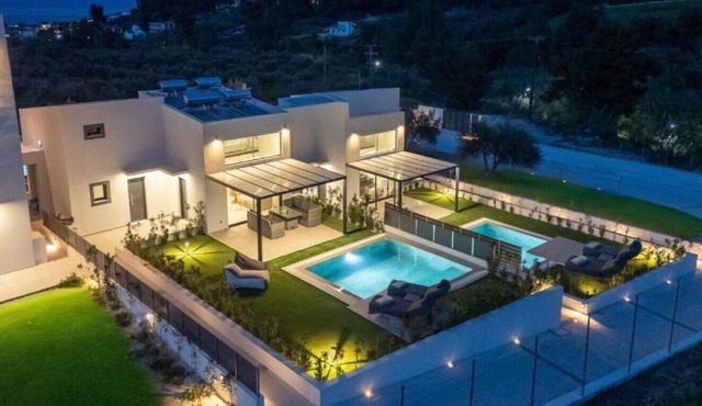 Topaz 2 Bedroom Suite with Private Pool in Pefkochori