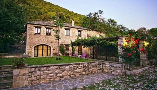 Traditional 2 bedroom stone house in a delightful Zagori village in Zagori