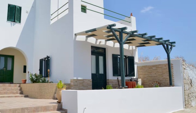 Traditional CycladicStudio-Zefyria in Zefiria Milos