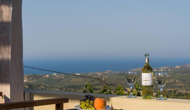 Traditional Stonebuilt Villa Leonanto with Heated Pool, only 5 Km from a Sandy Beach in Kástellos