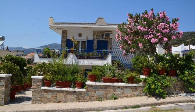Traditional summer house in Marmari in Marmari
