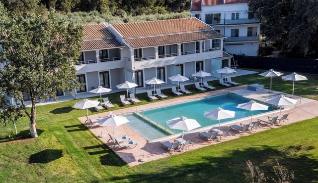 Tranquil Modern Apartments with Pool & Lush Garden close to the Beach and Resort in Corfu