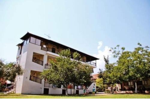 Trantas Rooms in Paralía Skotínis