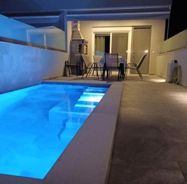 Twins house pool 2 in Nikiti