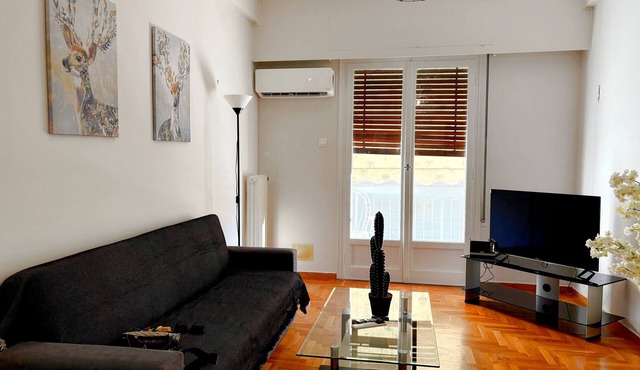 Two bedroom Apartment in Athens Center in Athina