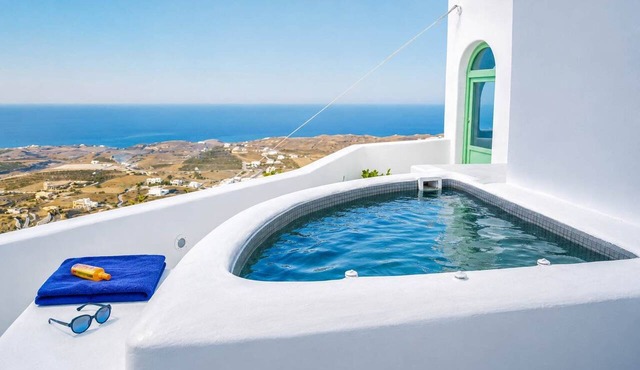 Two Gods Santorini Artemis SeaView Jacuzzi Suite in Vourvoulos