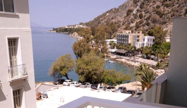 Unique & cozy seaview apartment. in Loutraki