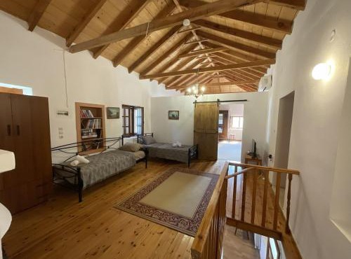 VΛ Village house 'Liodentro' in Stefaniá