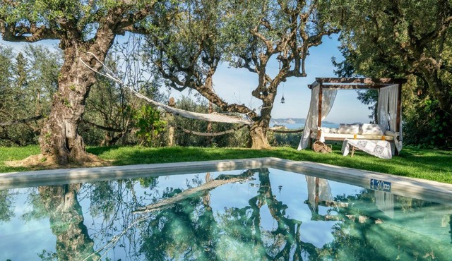 Vafias Villa - Tranquil Location, Ideal for Large Groups, by ZanteWize in Lithakia