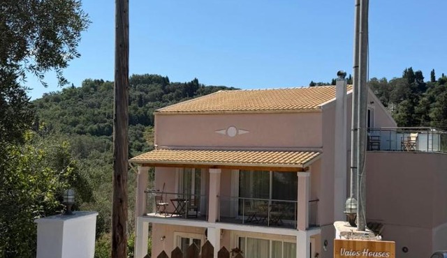 Vaios houses in Vátos
