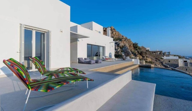 Villa Paschalia,Sea View, Pool, Gym, Sleeps 10 in Δημοτική Κοινότητα Μυκονίων